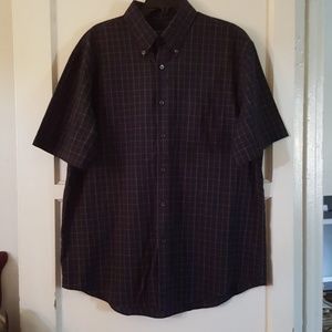 Short sleeve dress shirt
